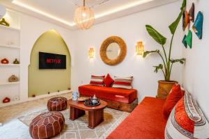 Riad Ambre dOrient, Rooftop Pool Oasis