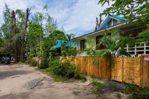 Zen Beach 2BR House Beachfront