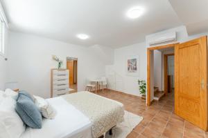 2 bed Duplex in Los Boliches – Modern Comfort - Pass the Keys