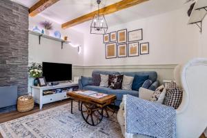 BalChill House With Sauna And Jacuzzi - Happy Rentals