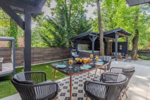 BalChill House With Sauna And Jacuzzi - Happy Rentals
