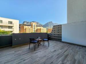Newlands Peak - Huge Balcony, Pool & Gym