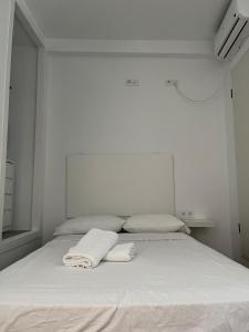 3-Bedroom Home, Free Parking,10 Minutes from Seville