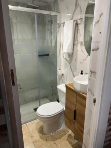3-Bedroom Home, Free Parking,10 Minutes from Seville