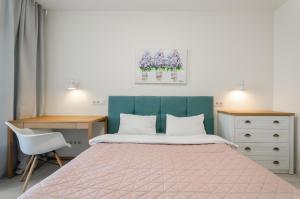 19-96 Kvartet, Vasyl Lypkivskyi 16v, Kyiv, railway station, metro nearby, stunning city view, Petrovdom Apartment