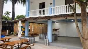 Lucky Tito Tony House Coron