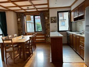 Honey Apartment - Spacious 2-Bedroom in Chepelare