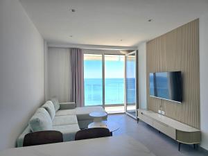 Frontal Sea View Apartments
