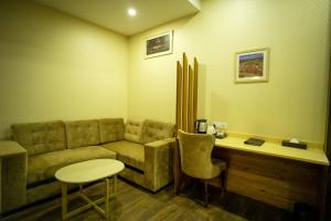 Hotel Krinoscco Ayodhya
