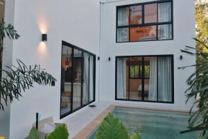Le Lamoon Pool Villa