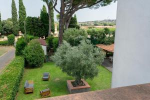 Villa Castelli Romani con Piscina & Giardino Privato, 8 Ospiti