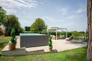 Villa Castelli Romani con Piscina & Giardino Privato, 8 Ospiti