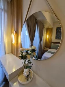 Cozy 2BR 2BA 2 Balconies Manhattan Heights Cubao