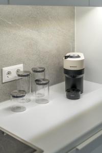 The HostMaster Metropolis Vibe