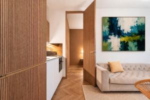 Stylish Urban Retreat, Bright and Elegant Apartment