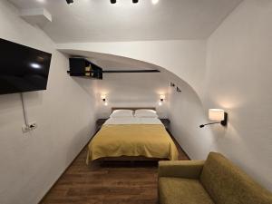 Ludo Rooms