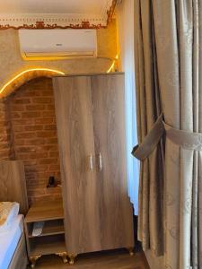 Golden Arrow Hotel