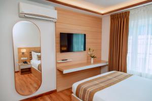 Hotel Balcony House