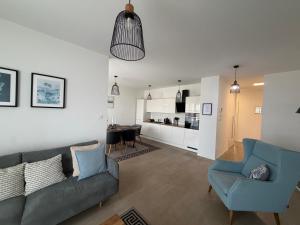 New modern APT near Old town - private parking