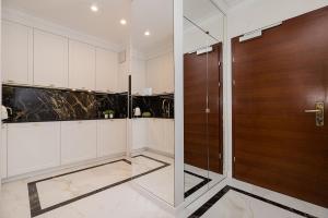 Royal Prestige Stay