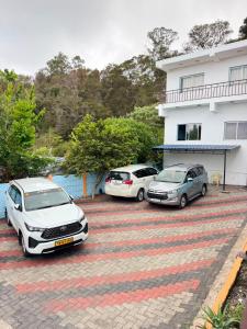 Sri muthan cottage