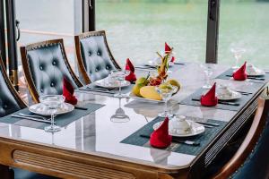 Vietnam Venture Cruises