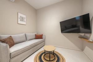 Chic 1 Bedroom Apartment Near Athens City Center