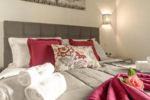 Borgo Jacopone Umbria Hillside Retreat with Pool