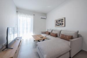 Modern 2 Bedroom Apartment Near Athens Center