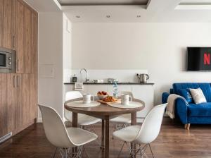 Modern Apartment in Platinum Towers Warsaw - Wronia
