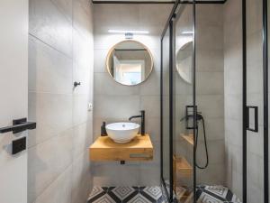 Omian Pearl House Group & Family Residence Pangrati