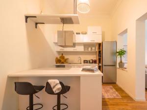 Omian Pearl House Group & Family Residence Pangrati