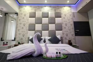Embassy Suite 2 Bedroom Apartment Near BKC & Guru Nanak Hospital Bandra East
