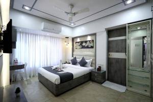 Embassy Suite 2 Bedroom Apartment Near BKC & Guru Nanak Hospital Bandra East