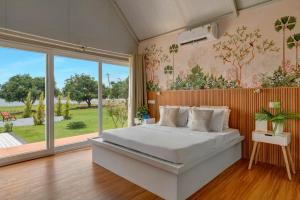 SaffronStays Cedar & Sky