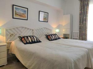 2 bed apartment with pool near the beach - LUAL