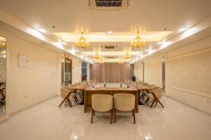 Treebo Premium The Maulshri, Behind Health Vistaar City