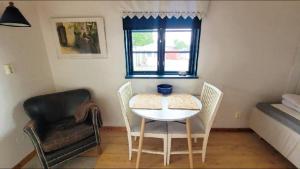 Blue Cabin close to beach & cafe