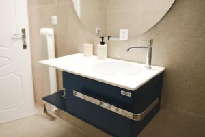 Dysi by Lithos & Key - 1 bdr Kalamata Beach Stadium