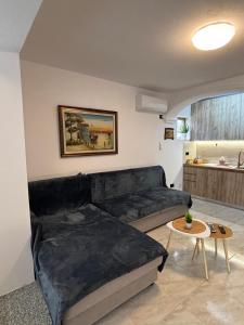 Reni Apartment