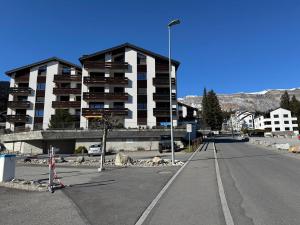 Slope-Side Mountain Apt Sleeps 4