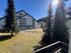 Slope-Side Mountain Apt Sleeps 4