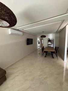 Luxe Appartement met Zwembad 31