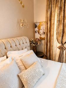 GOLDENSPACE by Evagelias Homes Volos