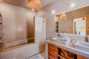 MOGASURF Camp - Sunset Villa Guesthouse