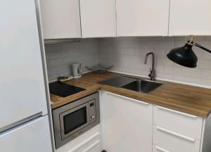 Enjoy Malaga Apartment with Terrace for 4 by turivida