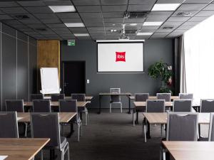 Ibis Poznan Polnoc