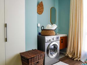 Alba Gardens studio Apt with Gym, Pool & Mini-Mart