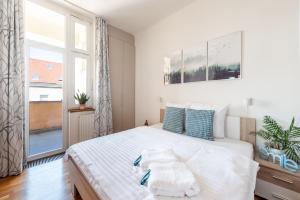 City Glow Family Apartment With Terrace Near The City Center - Self Check in