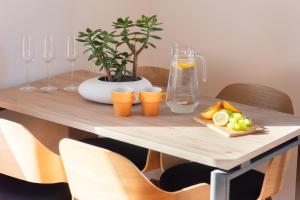 City Glow Family Apartment With Terrace Near The City Center - Self Check in